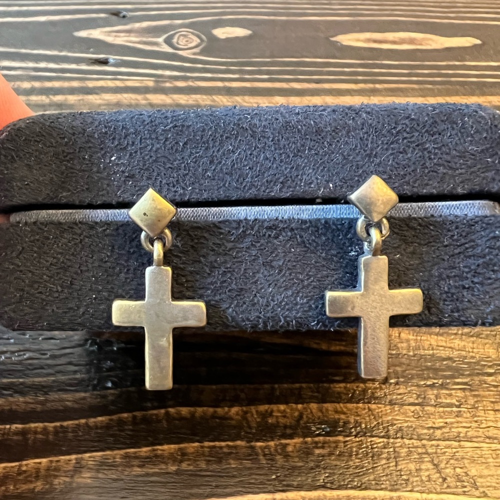 Vintage Style Fashion Cross Dangle Earrings - Picture 1 of 6